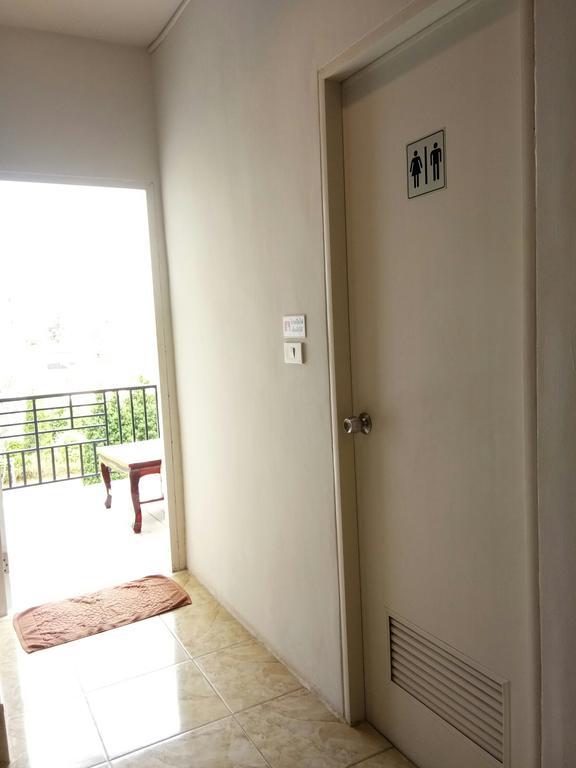 108Beds Hostel Si Racha Bagian luar foto